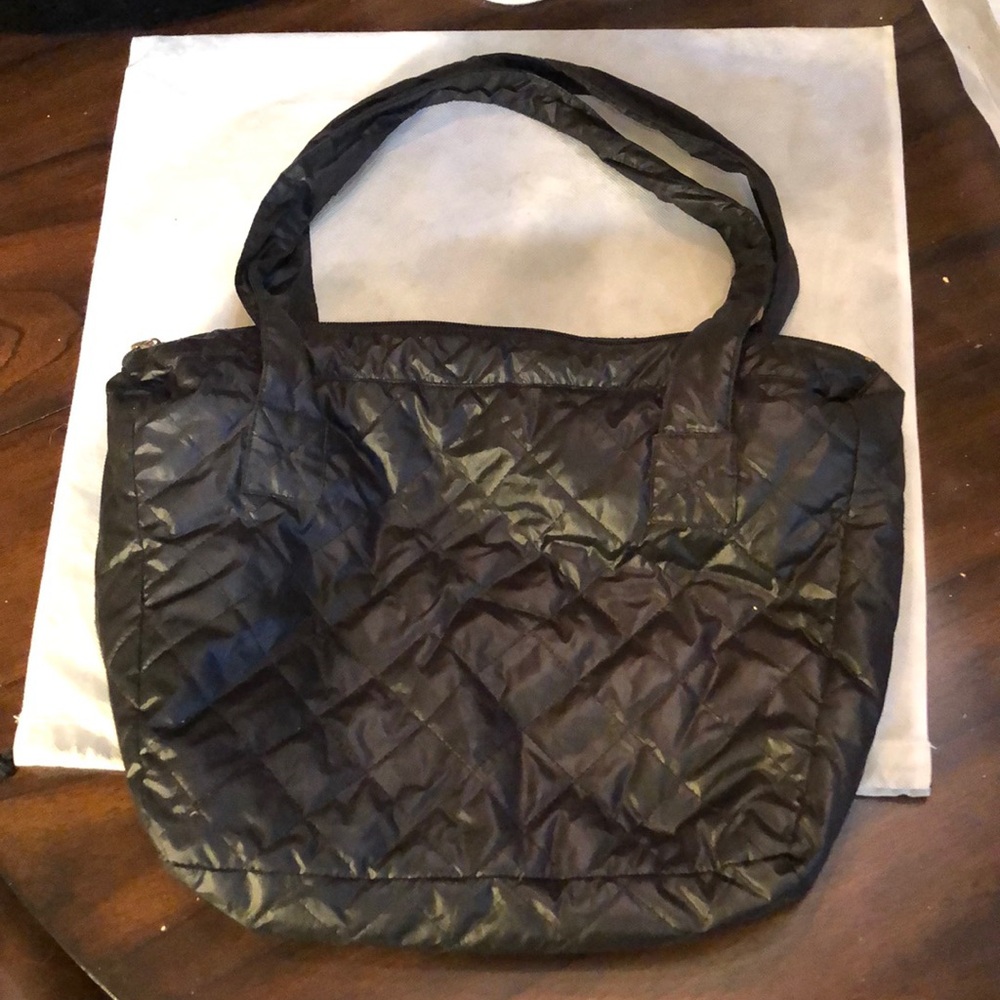 Laundry quilted fabric leopard lined top zipper pull lightweight shoulder tote